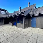 Perfect For Skiing And Access 아파트